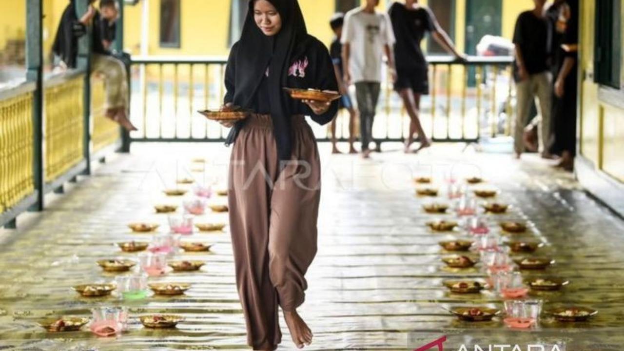Tradisi Abadi: Bubur Peca Khas Masjid Shiratal Mustaqiem Samarinda Lestarikan Resep Leluhur