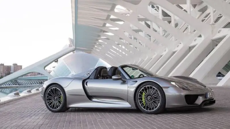 Porsche 918 Spyder Liquid Metal Paint