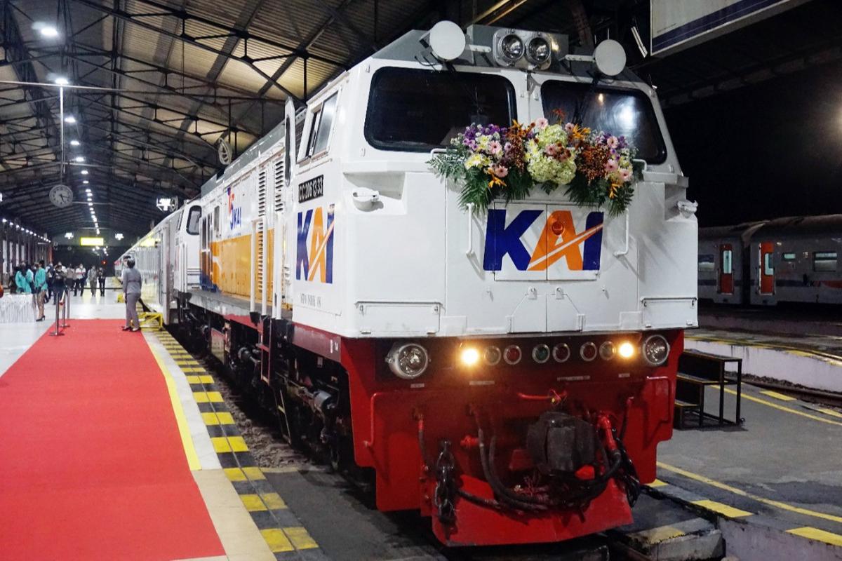 PT Kereta Api Indonesia (Persero) atau KAI meluncurkan Kereta Api Baturraden Ekspres relasi Purwokerto - Bandung PP via Cikampek di Stasiun Purwokerto, Jumat (25/6/2021).