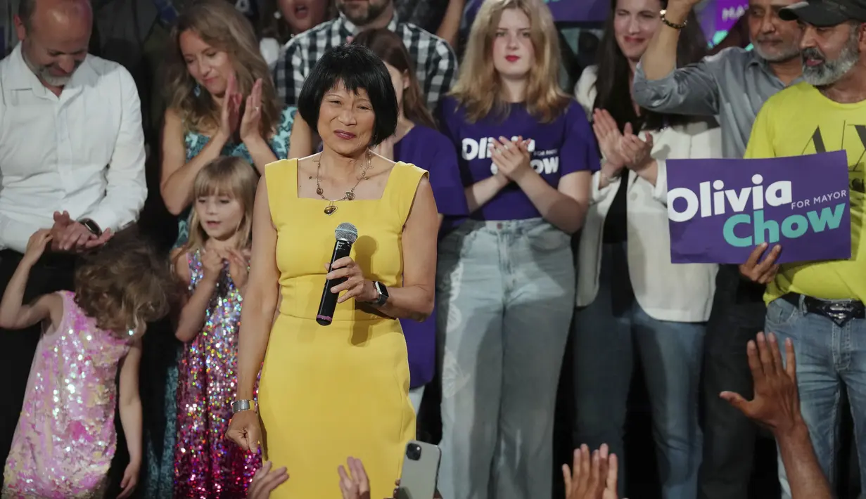 Terdapat 102 kandidat yang mengikuti pemungutan suara pada hari Senin, dengan sekitar setengah lusin nama-nama terkenal yang muncul di papan atas selama 12 minggu kampanye. (Chris Young/The Canadian Press via AP)