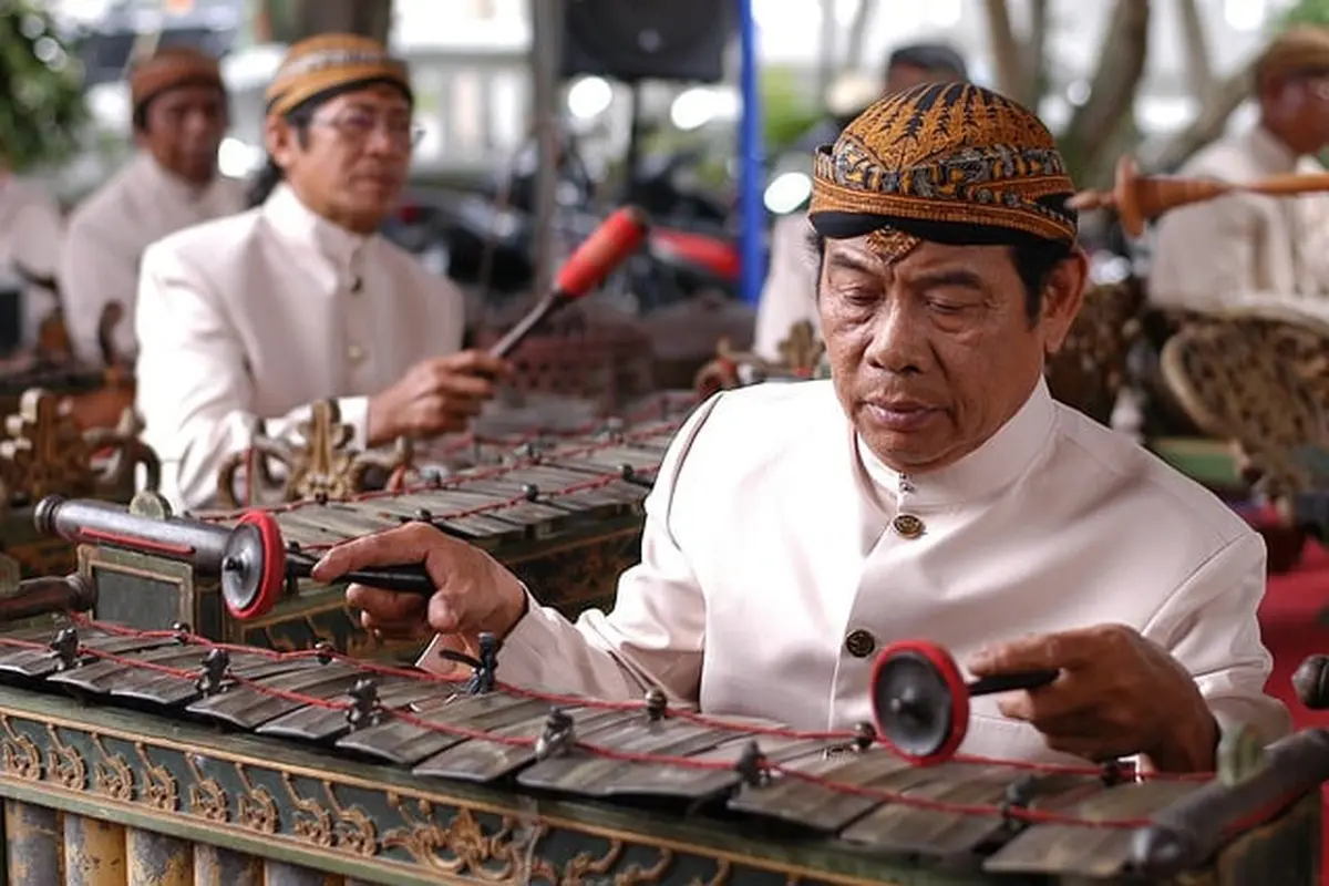 Ilustrasi gamelan, tembang Jawa, macapat