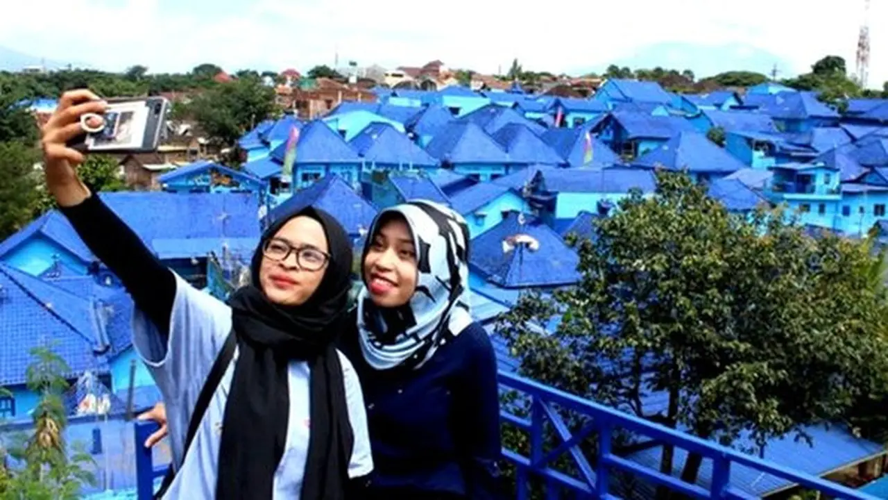 6 Kampung Indah yang Bernuansa Serba Biru