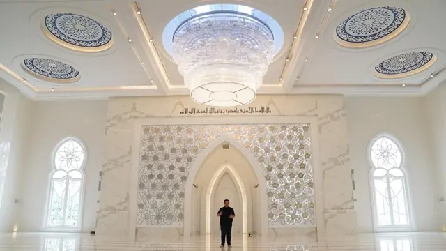 Menteri BUMN Erick Thohir di Masjid At-Thohir, Depok. (Dok BUMN)