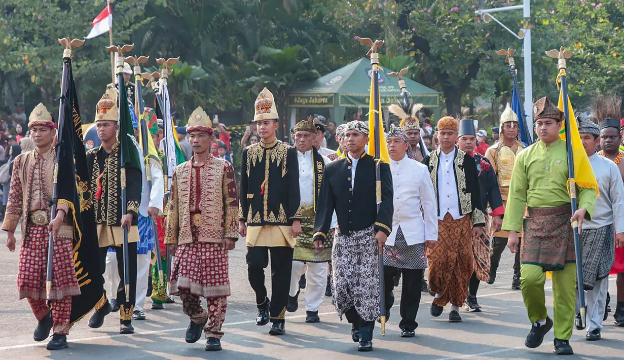 Kirab Merah Putih melintas menuju Istana Negara di Jalan Medan merdeka Barat, Jakarta, Senin (17/8/2026). (KLY/ Budy Santoso)