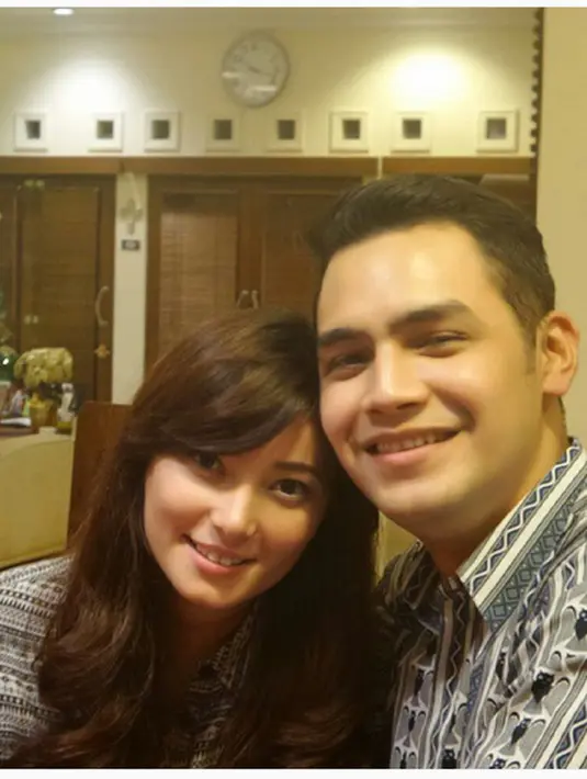 Selain berurusan dengan Polisi, pasangan ini juga disebut-sebut tanpa restu dari kedua orang tuanya Asmirandah. (Instagram/vandahofficial)