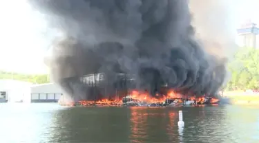 Kebakaran terjadi di danau Texoma dan membakar sekitar 20 kapal. Kebakaran juga membakar dermaga penghubung Texas dan Oklahoma.