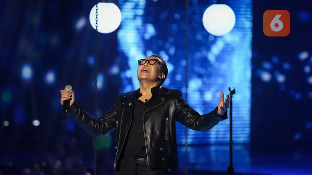 Foto: Konser Ulang Tahun Indosiar ke-28 Bertajuk Indosia28est Berlangsung Meriah, 4 Legenda Timnas Indonesia Naik Panggung
