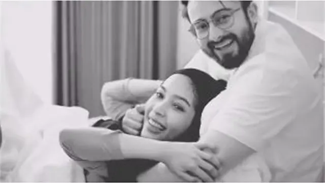 Kontraksi saat Maternity Shoot, Ini 6 Momen Persalinan Anak Kedua Istri Irvan Farhad