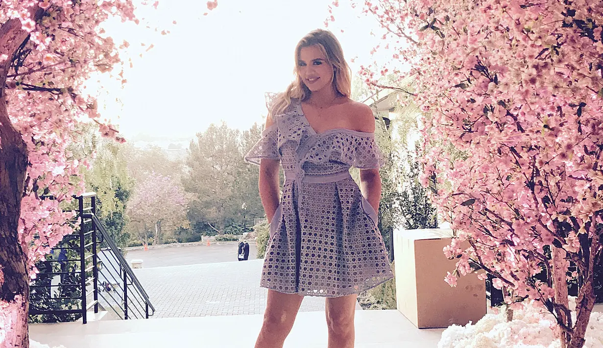 Dalam episode Keeping Up With the Kardashian, Khloe sangat terkejut karena ia miliki anak perempuan. (instagram/khloekardashian)