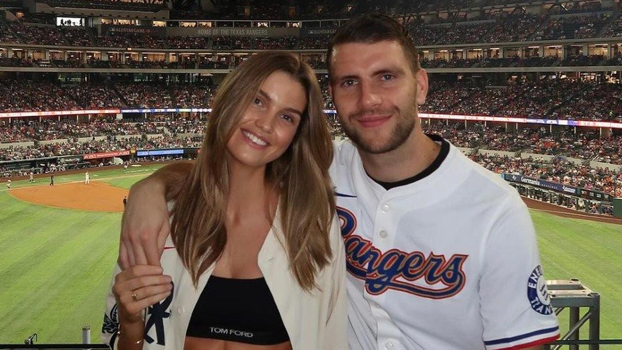 Momen Maarten Paes Kenalkan Bubur Ayam Indonesia Pada Luna Bijl saat Liburan di Bali, Sang Model Bilang 'Enak