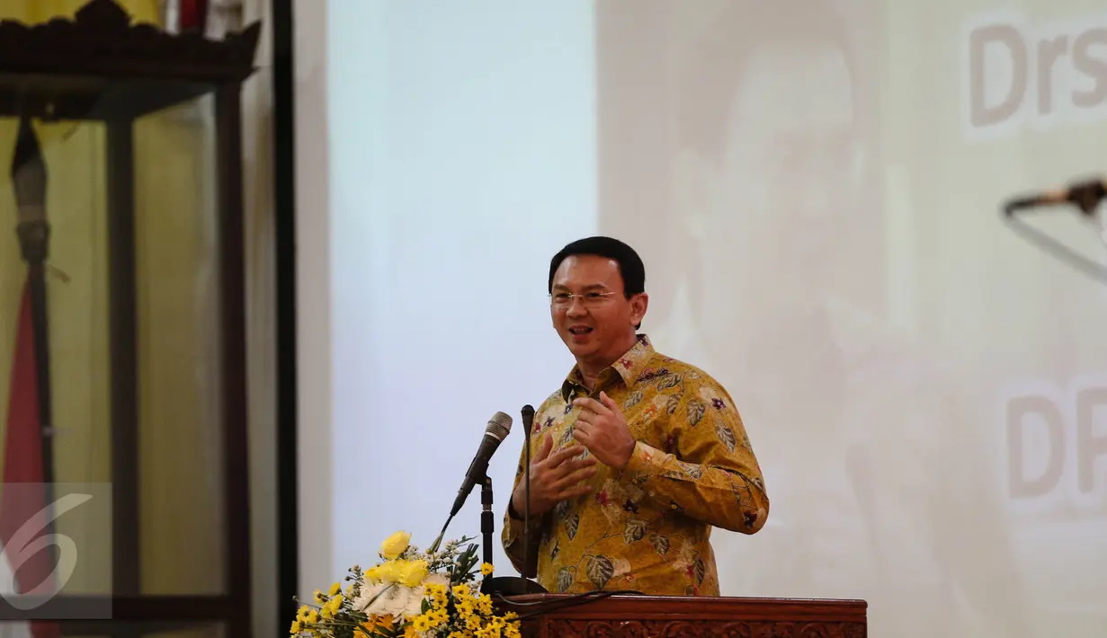 Gubernur DKI Jakarta Basuki Tjahaja Purnama berpidato saat Musda DPD Partai Golkar DKI Jakarta di Jakarta, (19/6).Golkar memberi dukungan kepada Basuki Tjahaja Purnama untuk maju dalam pilgub mendatang.  (Liputan6.com/Faizal Fanani)