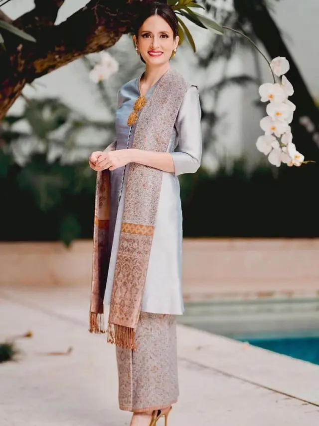 9 Potret Bianca Adinegoro, Istri Eks Mendag Muhammad Lutfi yang Kerap Tampil Stylish Kenakan Kain hingga Kebaya