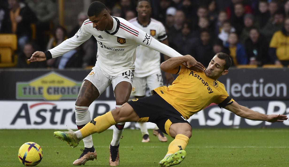 Gol baru tercipta di menit ke-76. Marcus Rashford sukses melakukan aksi individu di ruang sempit di kotak penalti Wolverhampton, sekaligus menjadi gol semata wayang di laga ini. (AP Photo/Rui Vieira)