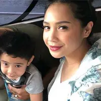 Raffi Ahmad bersama Nagita Slavina serta Rafathar saat berada di kapal pesiar (Dok.Instagram/@raffinagita1717/https://www.instagram.com/p/BxBzNBUHgzc/Komarudin)