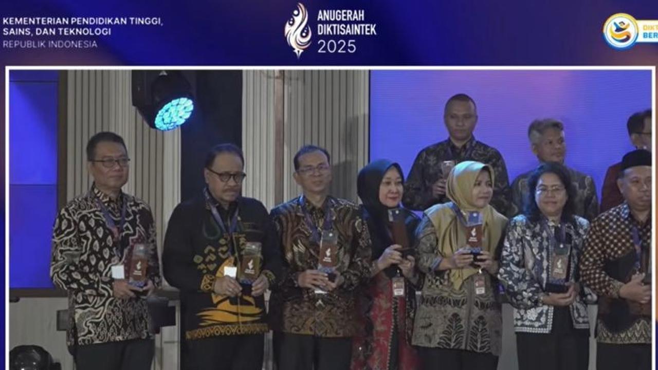 UMI Raih Dua Penghargaan Bergengsi di Anugerah Diktisaintek 2025