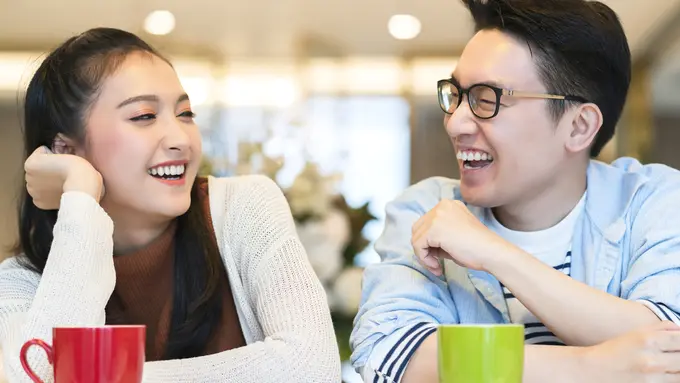 wanita juli cinta tulus seseorang