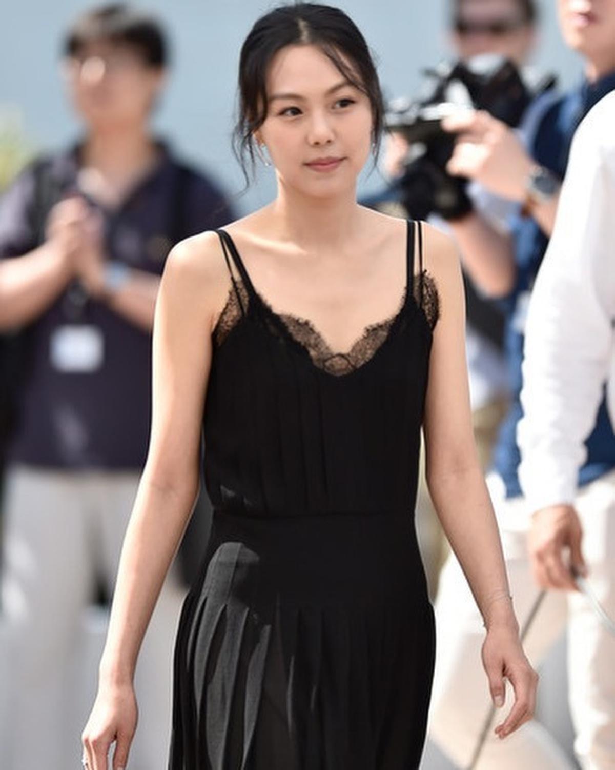 9 Artis Korea yang Melahirkan Anak di Usia yang Tak Lagi Muda, Ada yang Kembar - Lebih dari 35 Tahun Lho