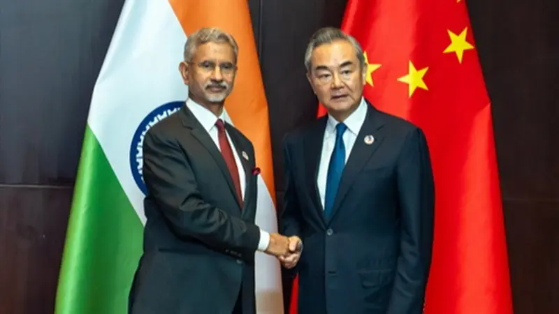 Menteri Luar Negeri China Wang Yi dan Menteri Luar Negeri India Subrahmanyam Jaishankar bertemu di sela-sela agenda ASEAN di ibu kota Laos, Vientiane, pada hari Kamis (25/7/2024).