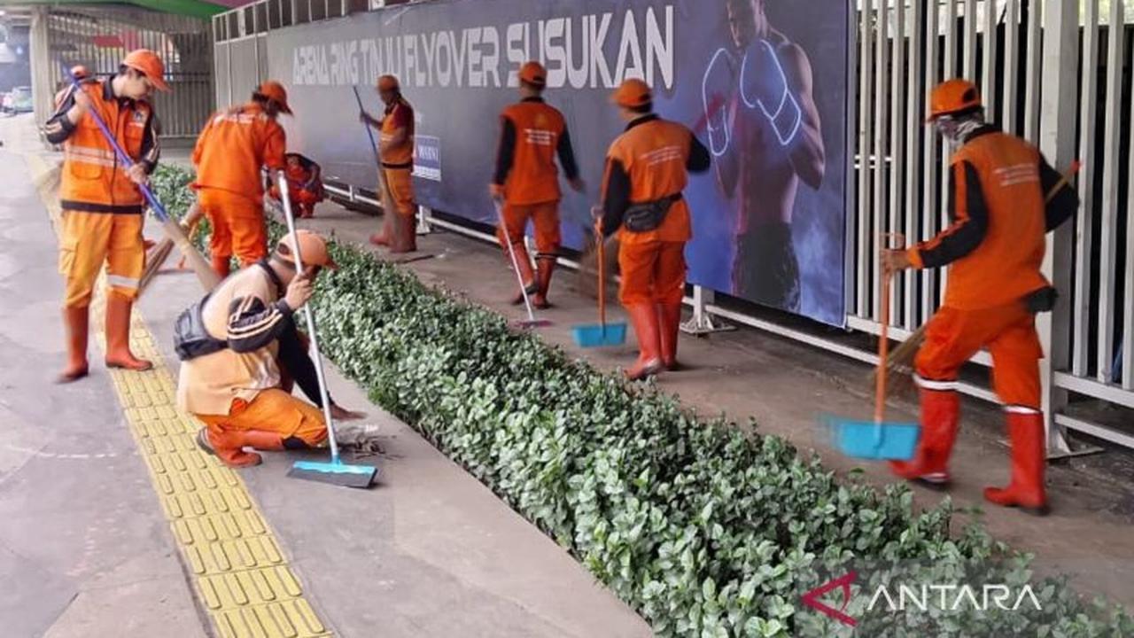 Pembersihan Massal Kolong Flyover Pasar Rebo: Siap Sambut Fasilitas Olahraga Baru