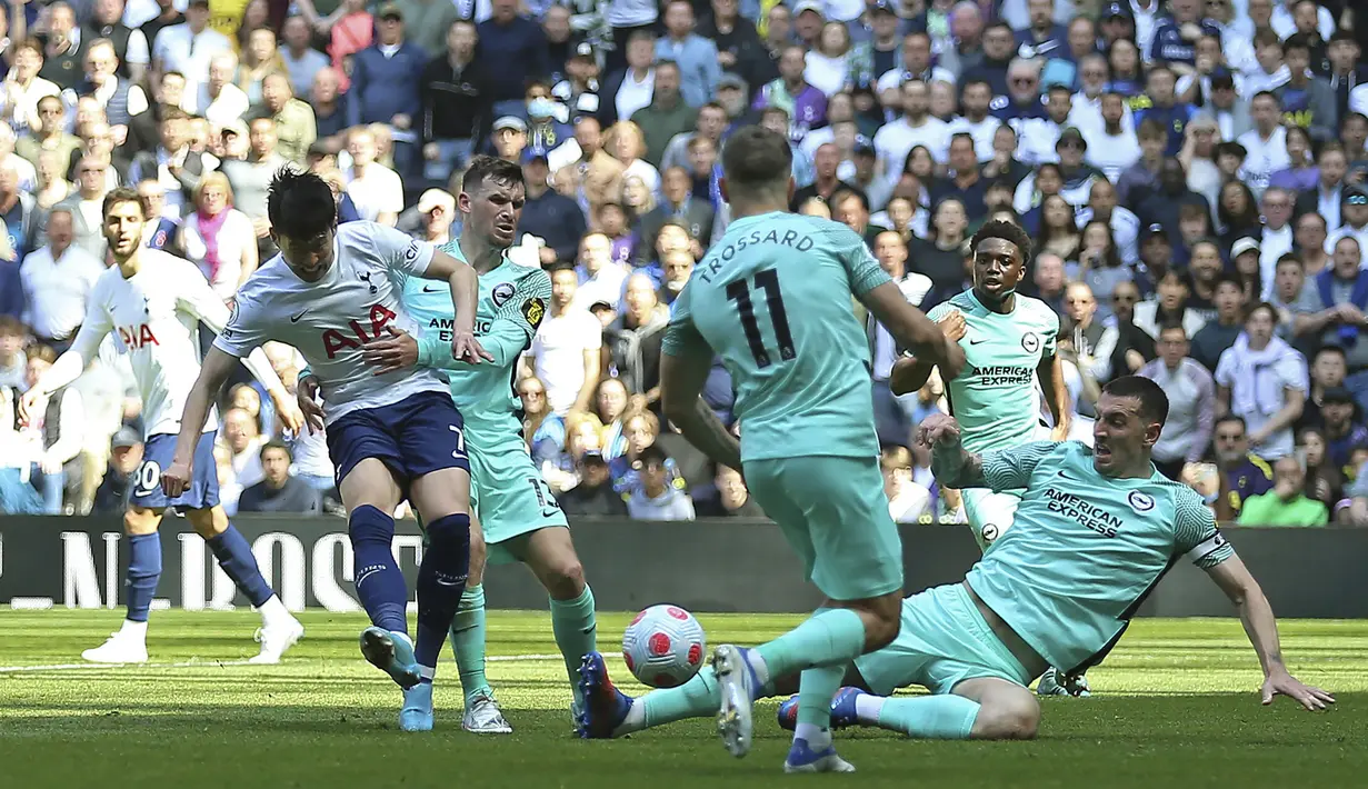 Namun penampilan Son Heung-min dkk nyatanya tak sesuai harapan. Mereka gagal mengulang performa impresif saat menggulung West Ham 3-1 di pekan sebelumnya. (PA via AP/Nigel French)
