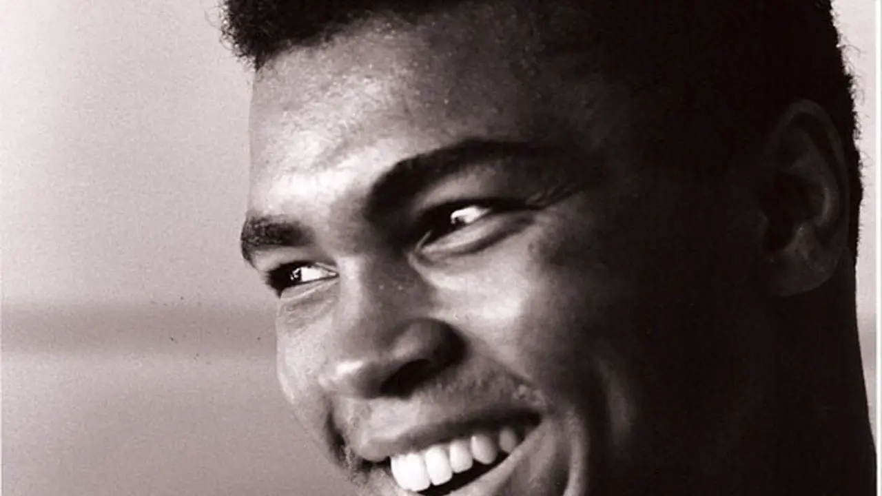 Cerita Muhammad Ali dan Senyuman Terakhir di Pemakaman 