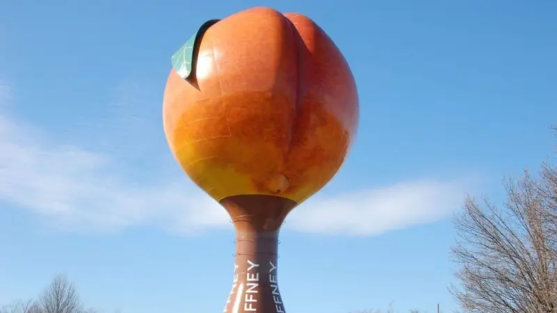 Tower Bentuk Makanan Paling Unik di Dunia