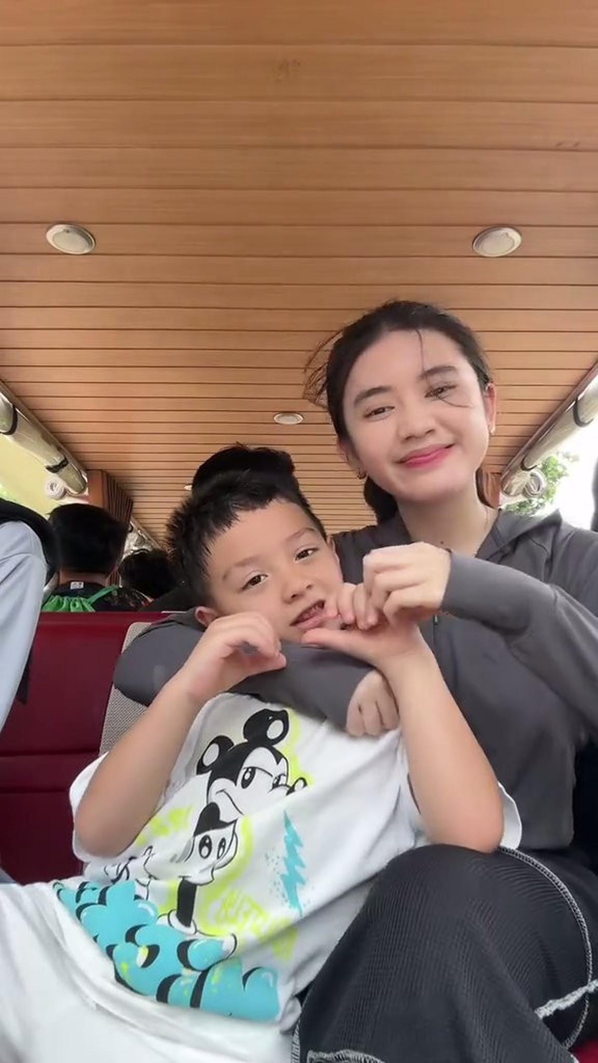 Ditinggal Irish Bella ke Belgia, 7 Potret Air Rumi dan Ara Ditemani Liburan Anak Haldy Sabri - Sweet Banget