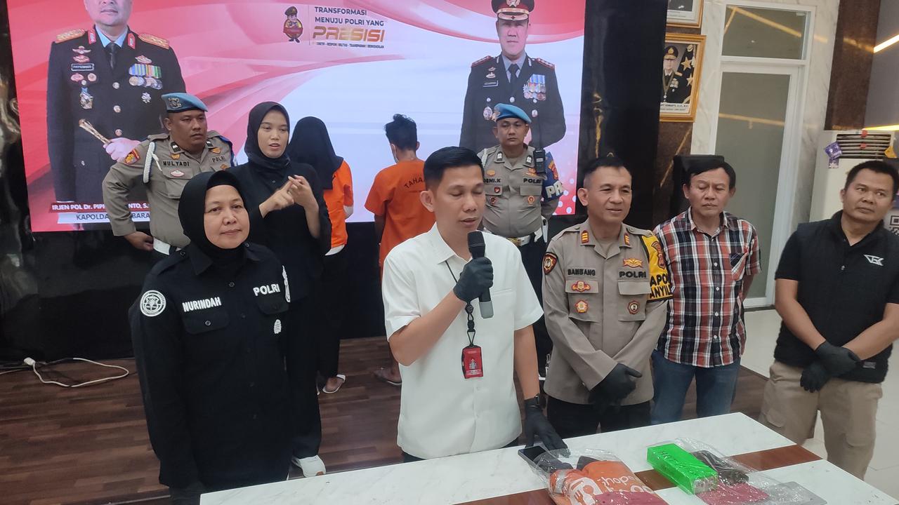 Kepolisian rilis kasus penjambretan di Polrestabes Bandung. (merdeka.com/Azzura Galexia).