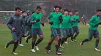 Pemain Timnas Indonesia U-19 melakoni sesi latihan di Paju, Korea Selatan, Jumat (11/3). Latihan ini jelang laga ketiga Grup F kualifikasi Piala Asia U-19 2018 melawan Korea Selatan di Paju Public Stadium, Paju, Sabtu (12/3). (Liputan6.com/Dok PSSI)