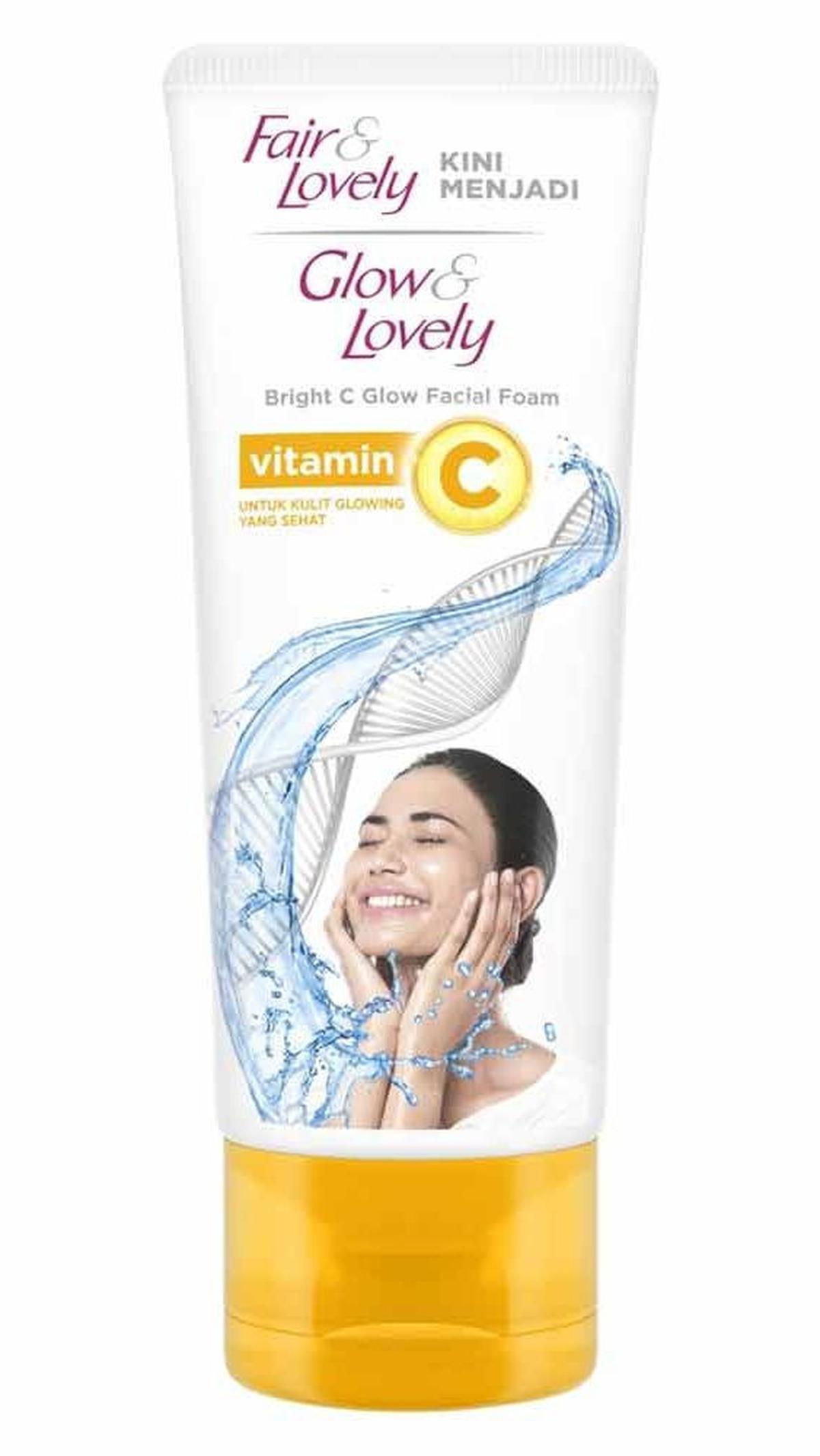 10. Glow &amp; Lovely Bright C Glow Facial Foam<br>