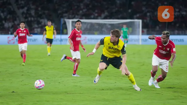 Foto: Parade Aksi Berkelas Ole Romeny yang Membuat Bek Liga Indonesia All Star Kerepotan