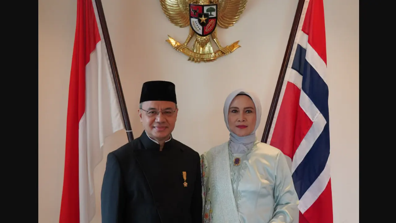 Duta Besar RI untuk Kerajaan Norwegia Teuku Faizasyah dan istri.