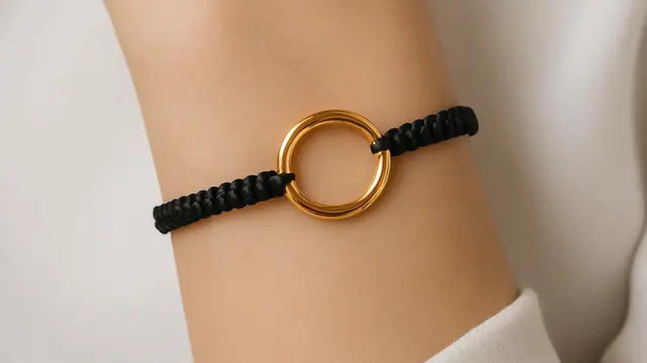7 Model Gelang Emas Tali Hitam Terbaru, Aksesoris Kasual yang Stylish untuk Hangout