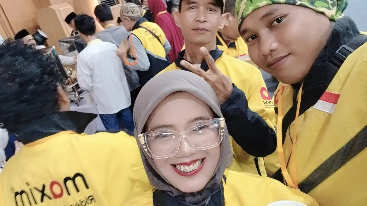 driver ojol saat halalbihalal di Istana, bertemu langsung dengan Prabowo Subianto dan merasakan pengalaman tak terlupakan.