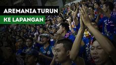 Aremania berpesta setelah Singo Edan pesta gol melawan Semen Padang pada laga kandang terakhir Liga 1 2017.