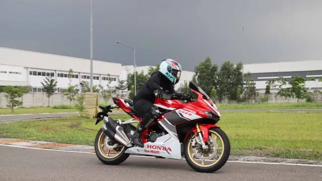 Test Ride Honda CBR250RR