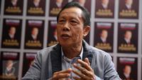 Kepala Badan Intelijen Negara (BIN) Letjen (Purn) Sutiyoso meluncurkan buku berjudul Sang Pemimpin di Djakarta Theater, Jakarta Pusat, Minggu (6/12/2015). (Liputan6.com/Faizal Fanani)
