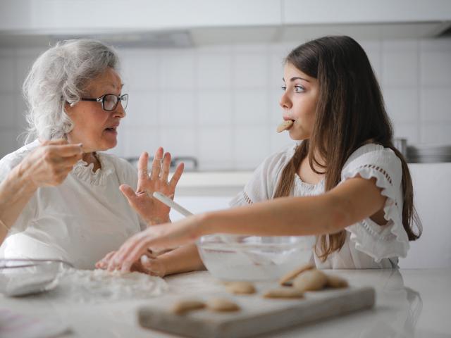 Jaga Kebersihan Lingkungan Sekitar Salah Satu Cara Bantu Lansia Terhindar Dari Covid 19 Health Liputan6 Com