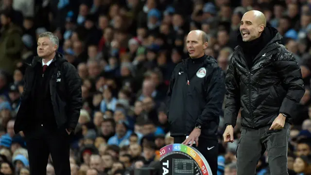 Ekspresi Pep Guardiola Saat Manchester City Dikalahkan MU