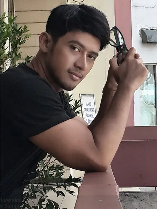 Lelaki yang ingin secepatnya menikah itu aktif di jejaring sosial. Terlihat dari postingannya, yang mengabarkan ingin segera menikah dan mengeluhkan penyakitnya. (dok.Facebook)