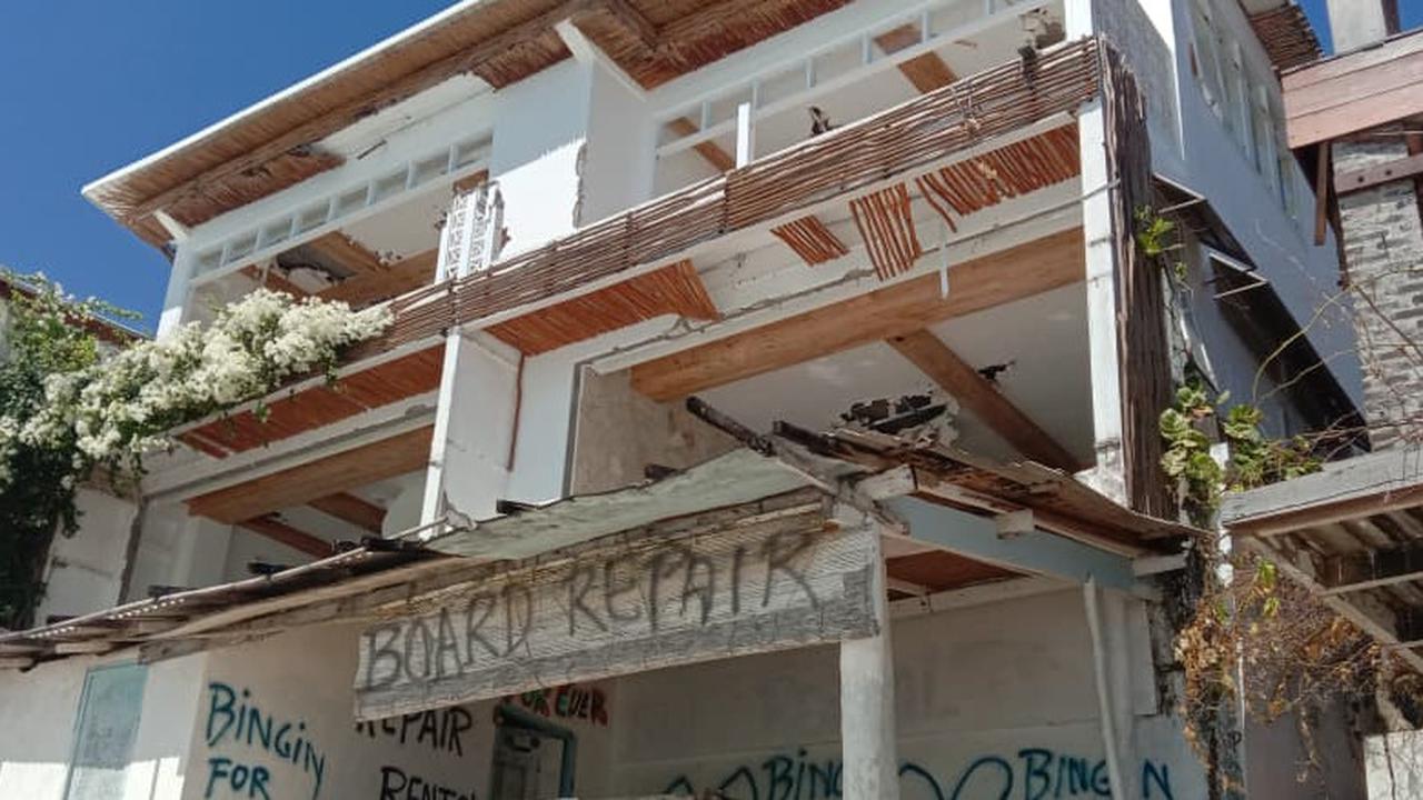 Pantai Bingin Setelah Penertiban: Keindahan Tersingkap, Ekonomi Terguncang