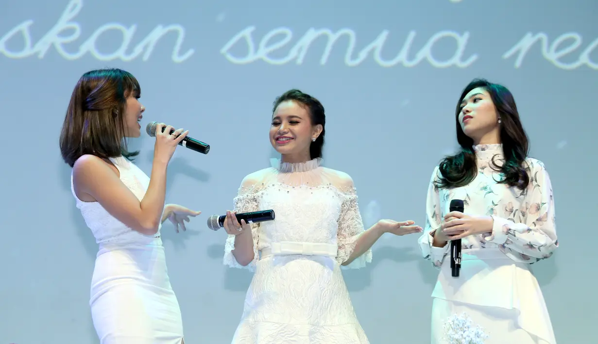 Rossa melihat para personel Padi memiliki kemampuan yang merata. Ibu satu anak itu menilai kemampuan bermusiknya para personel Piyu Cs sangat tinggi. (Adrian Putra/Bintang.com)