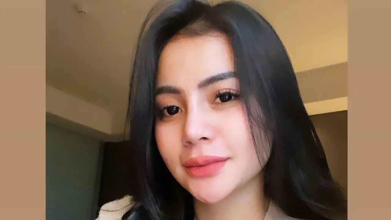 7 Potret Tisya Erni, Model yang Dikabarkan Dekat dengan Sule