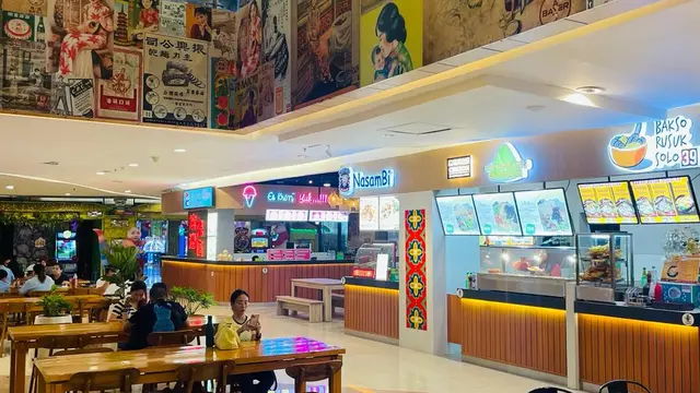 Hawkers Street hadir di Pluit Village dengan konsep street food. Dok. Hawkers