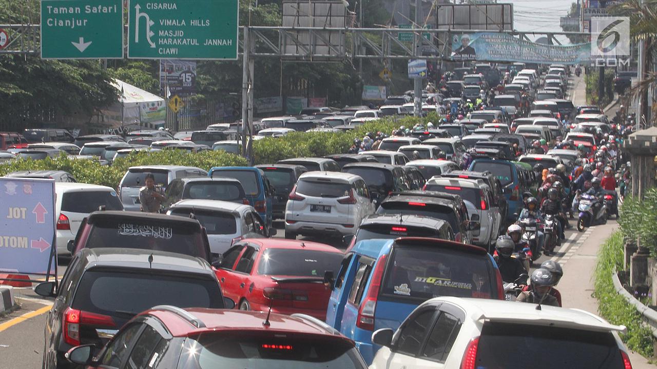 Jalur Puncak Macet