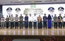 Kali Ini Gratispol Diserahkan Gubernur Harum di Bontang, Kutim dan Berau