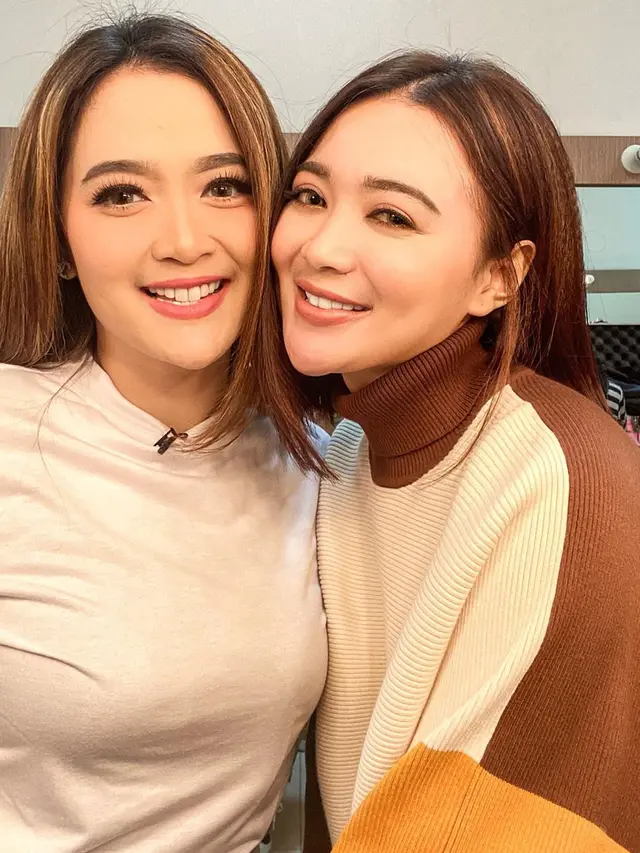 5 Potret Kebersamaan Wika Salim dan Vega Darwanti, Bak Kakak Adik