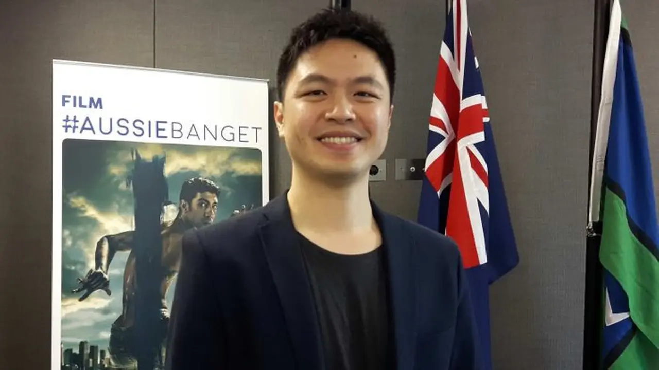 WNI bernama Charles Santoso, sosok di balik ilustrator beberapa judul film Hollywood. (Nurina Savitri/ABC Australia Plus) 