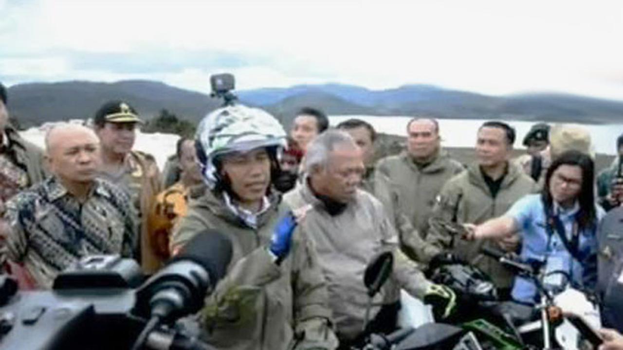 Jokowi di Jalur Trans Papua