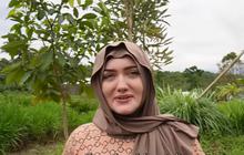 Baru Pertama Kali Selama Hidup, Bule Cantik Mualaf Asal Amerika Ini Saksikan Acara Tunangan di Kampung Sang Suami